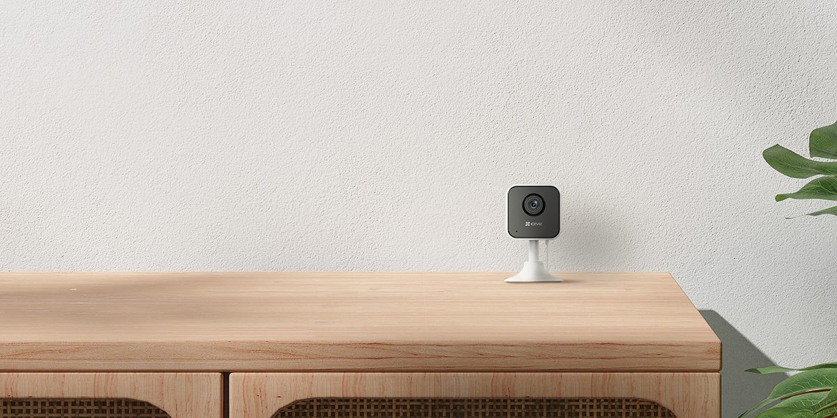 Camera EZVIZ H1c Wi-Fi trong nhà nhỏ gọn