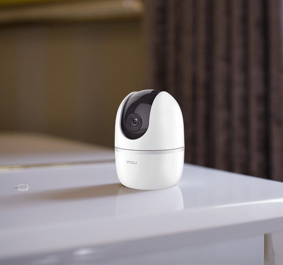 Camera Imou Ranger 2 3MP trên bàn