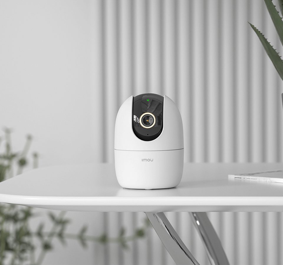Camera Imou Ranger 2 5MP trên bàn