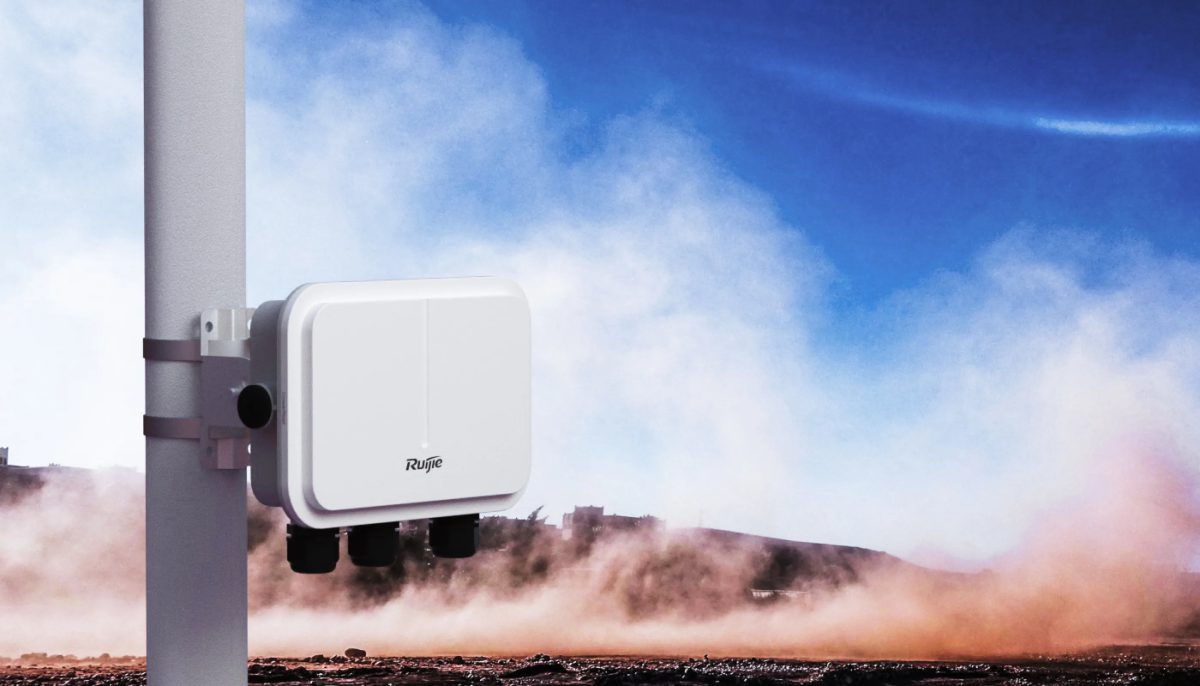 RG-AP680(CD) lắp cột giữa bụi và hơi nước